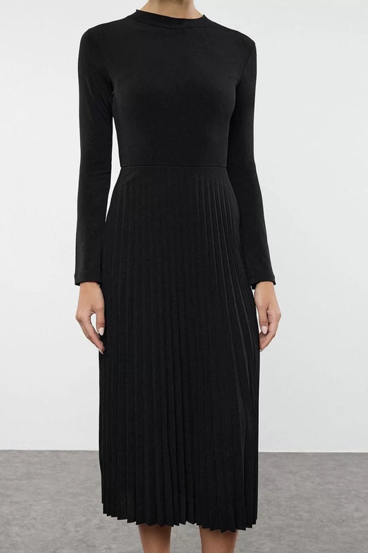 Women's Fashion Maxi Length Stand Collar Slim Pleated Detail Skater Waist Open Long Sleeve Flexible Knitted Dress