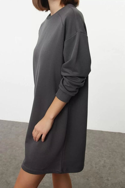 Women Fashion Stylish Mini Length Crew Neck Relaxed Plain Comfortable Cut Knitted Dress