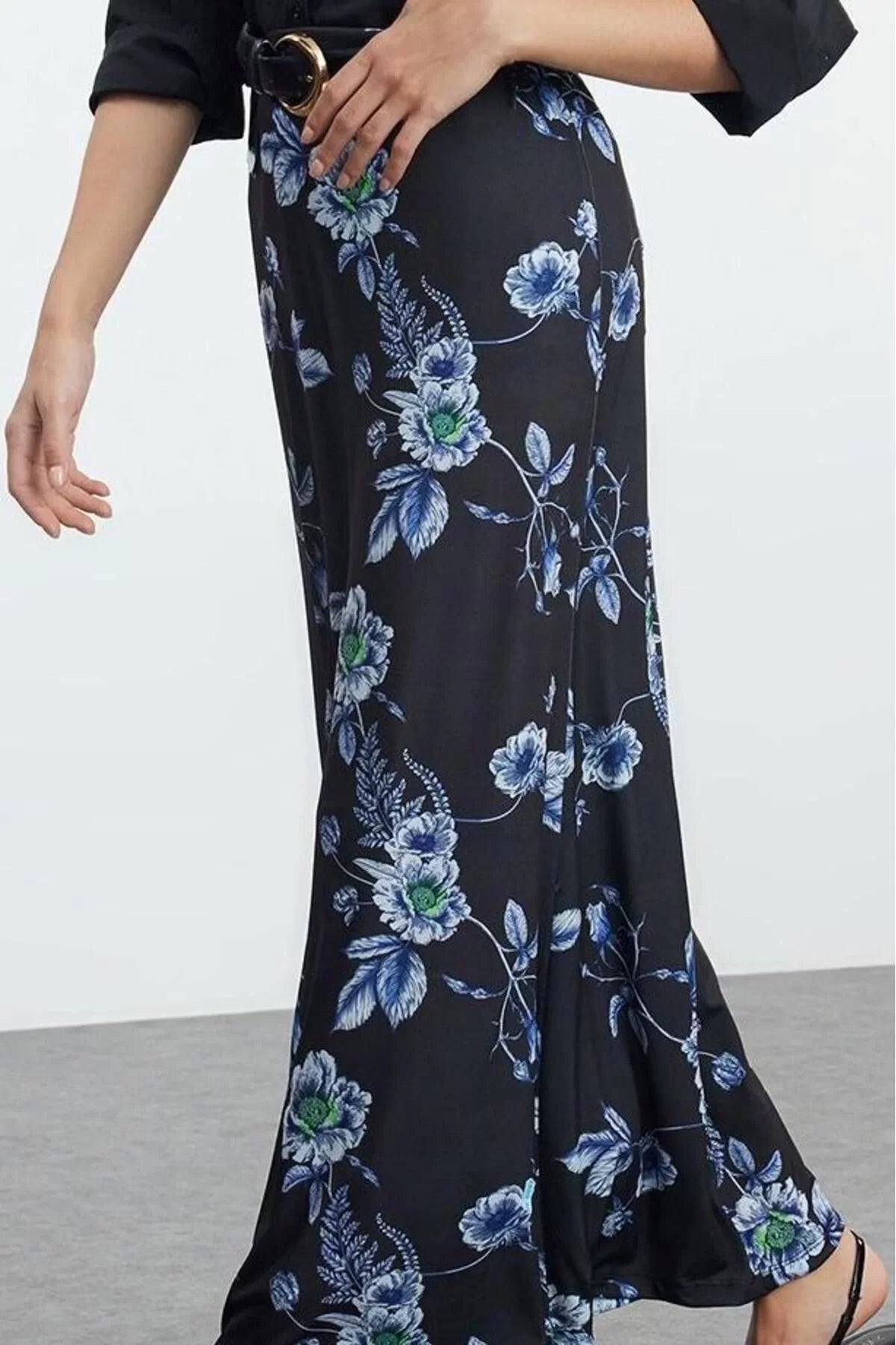 Women Fashion Style Maxi Unlined Knitted Floral Printed A Line Bell Cut Stretchy Maxi Skirt