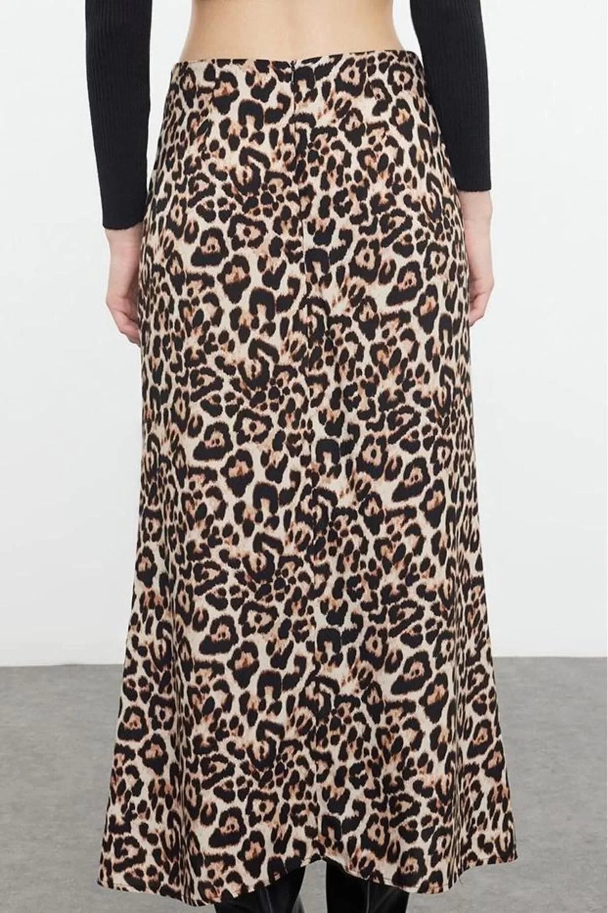 Women Fashion Style Maxi Unlined Woven Leopard Animal Patterned Maxi Length Woven Skirt