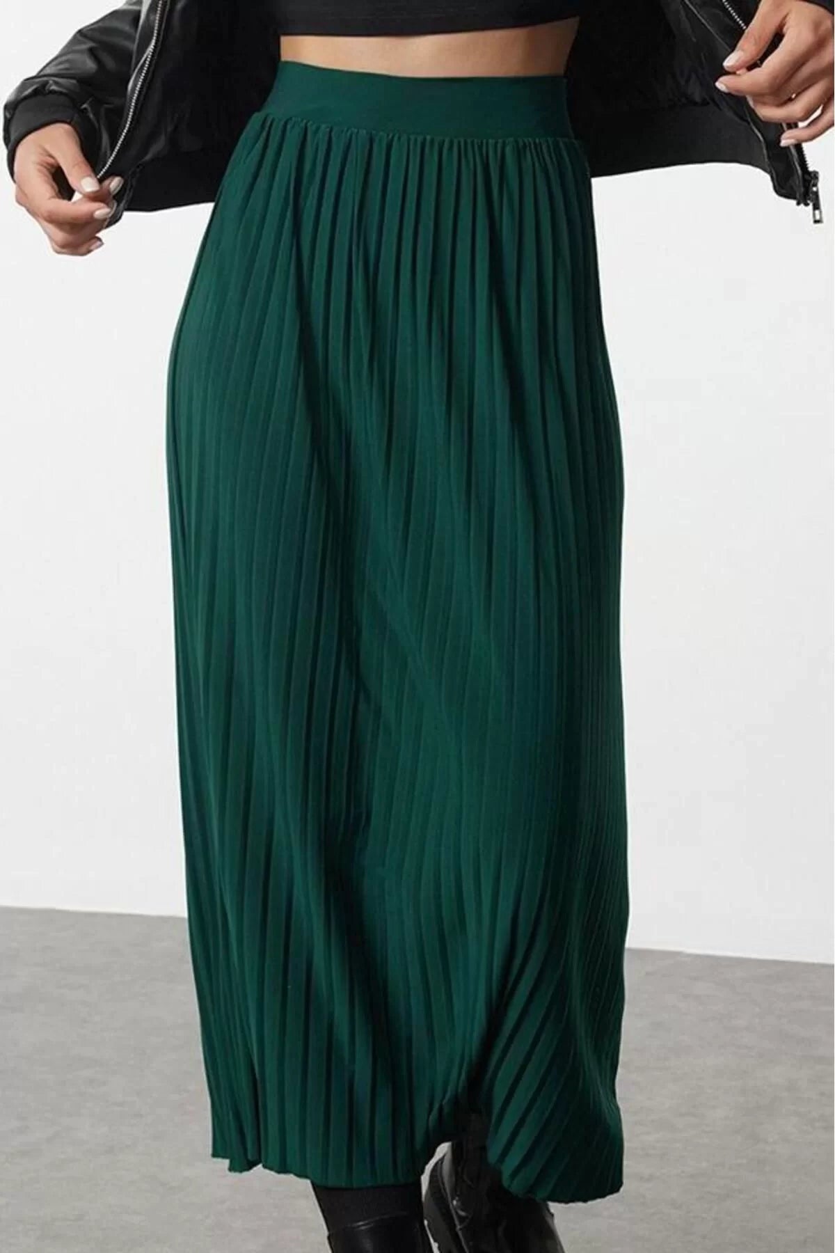 Women Fashion Style Maxi Unlined Knitted High Waist Pleated Stretch Maxi Knitted Skirt