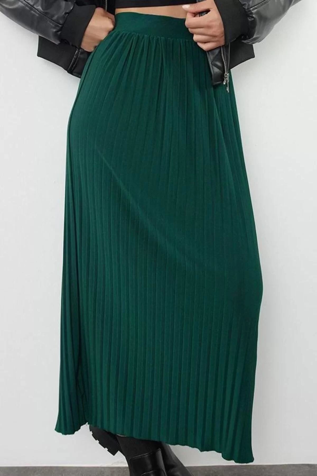 Women Fashion Style Maxi Unlined Knitted High Waist Pleated Stretch Maxi Knitted Skirt