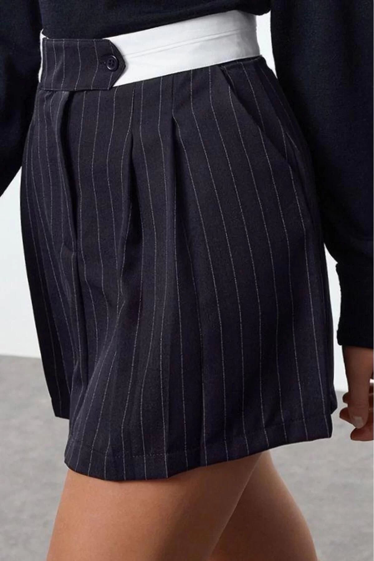 Women Fashion Style Mini Unlined Woven Contrast Belt Detail Striped Mini Skirt