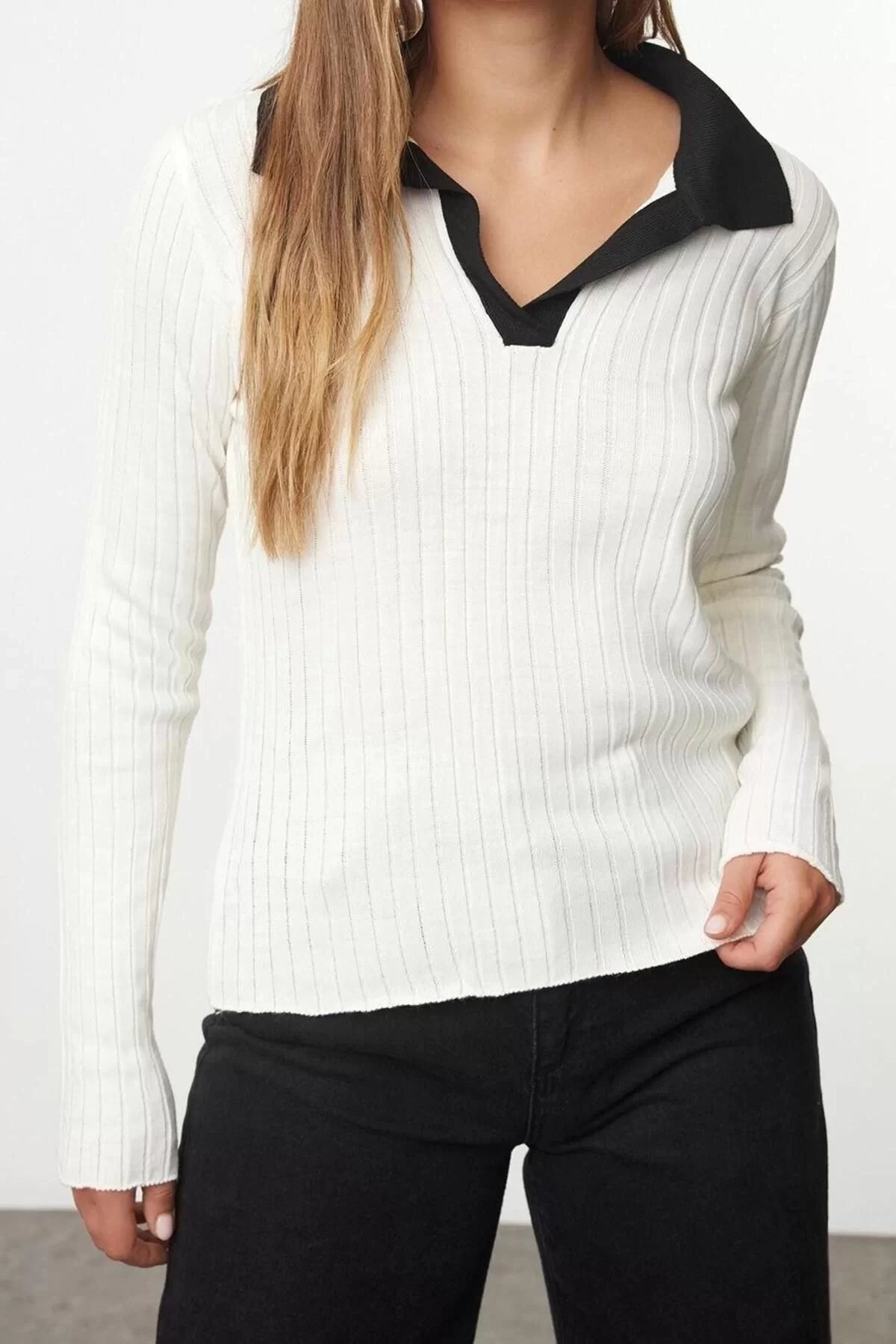 Women Fashion Stylish Polo Neck Standard Sleeve Regular Color Block Knitwear Sweater