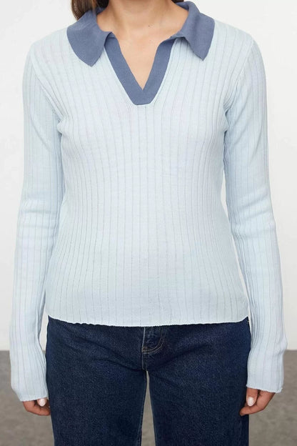 Women Fashion Stylish Polo Neck Standard Sleeve Regular Color Block Knitwear Sweater