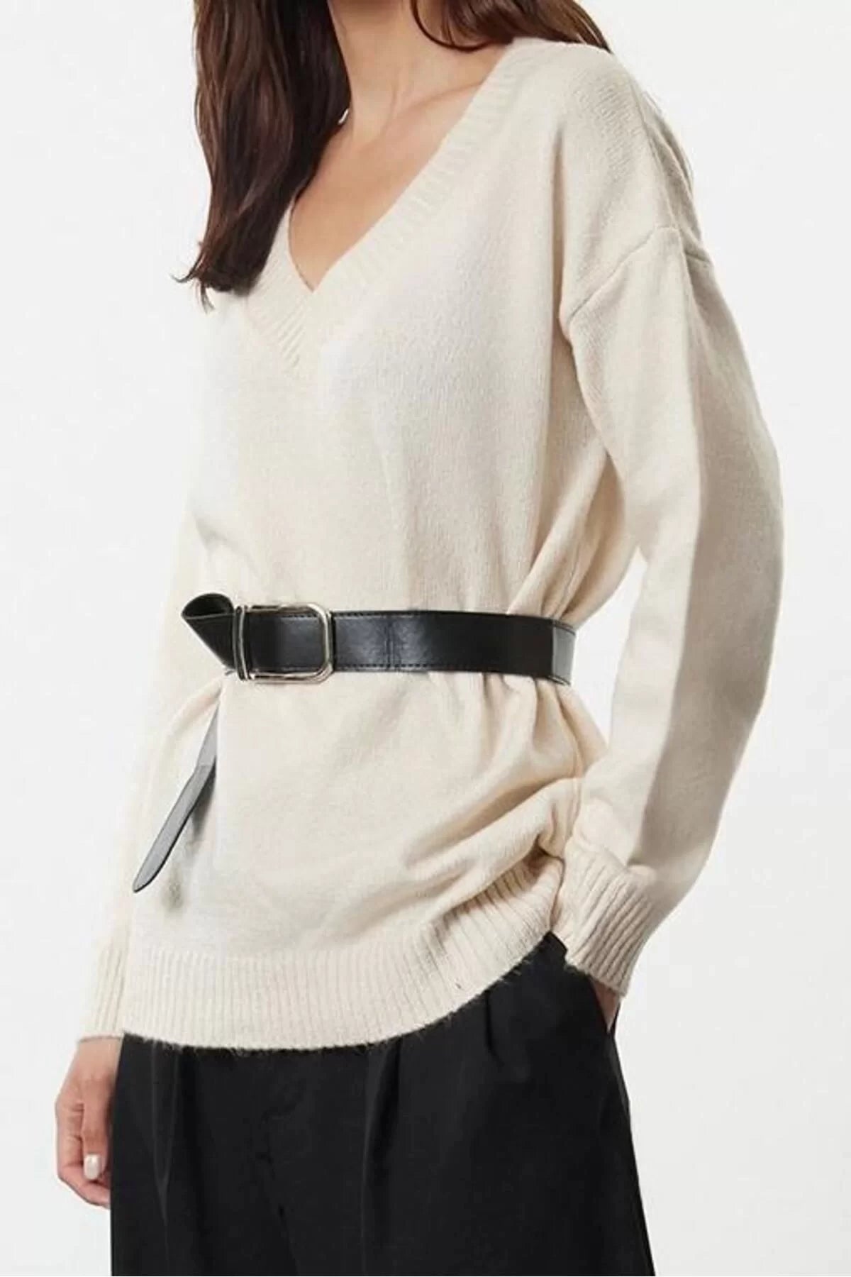 Women's Fashion Stylish V Neck Standard Sleeve Long Wide Pattern Belted Soft Texture Knitwear Sweater