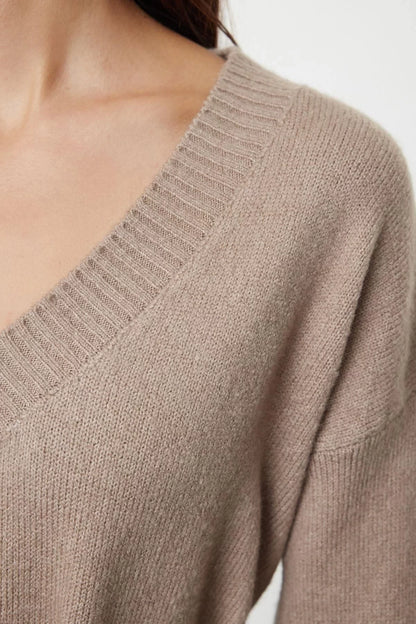 Women's Fashion Stylish V Neck Standard Sleeve Long Wide Pattern Belted Soft Texture Knitwear Sweater