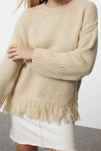 Women's Fashion Stylish Crew Neck Standard Sleeve Regular Soft Texture Tassel Detailed Knitwear Sweater