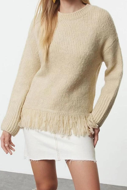 Women's Fashion Stylish Crew Neck Standard Sleeve Regular Soft Texture Tassel Detailed Knitwear Sweater