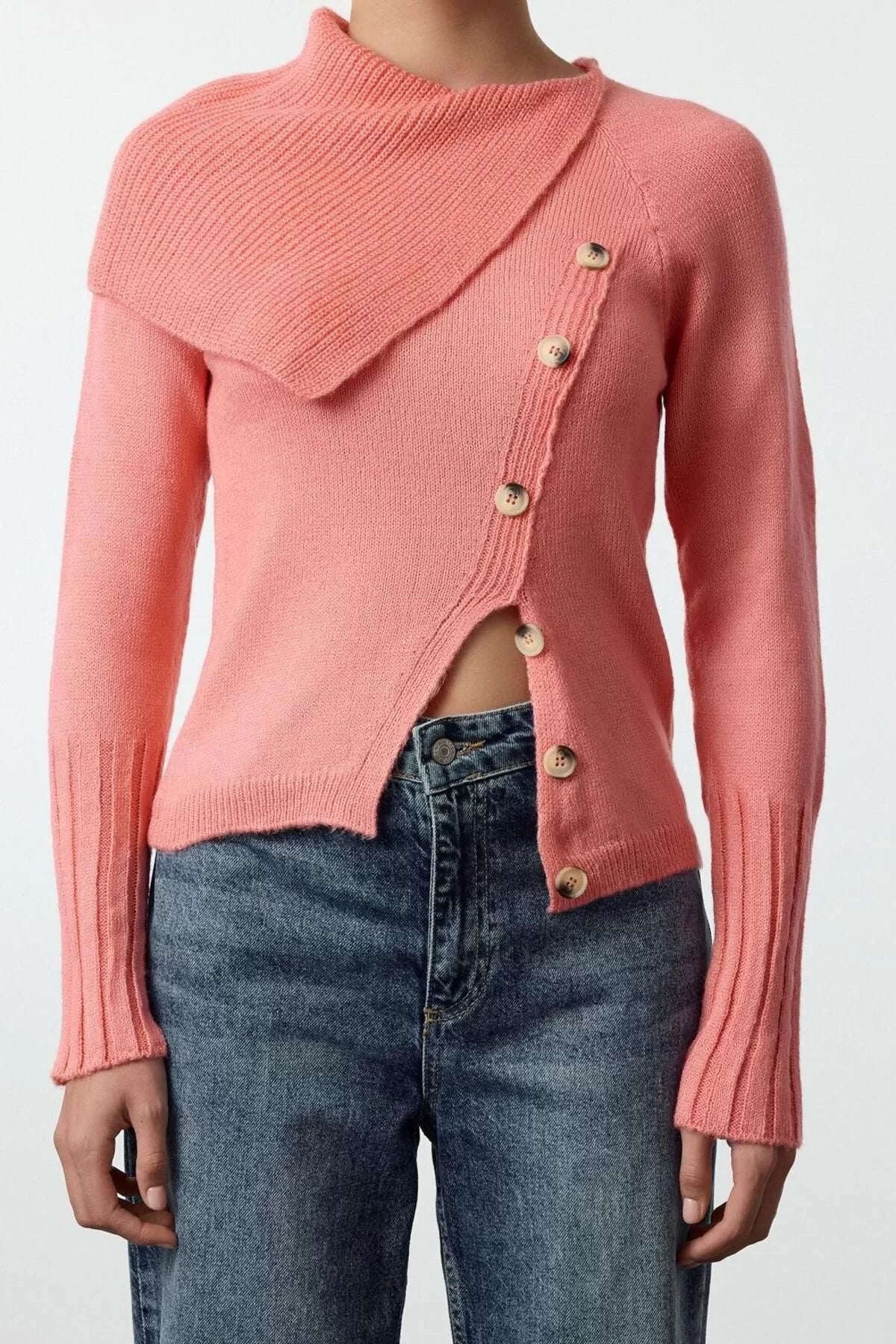 Women's Fashion Stylish Turn-down Collar Standard Sleeve Regular Asymmetric Button Detail Soft Texture Knitwear Sweater