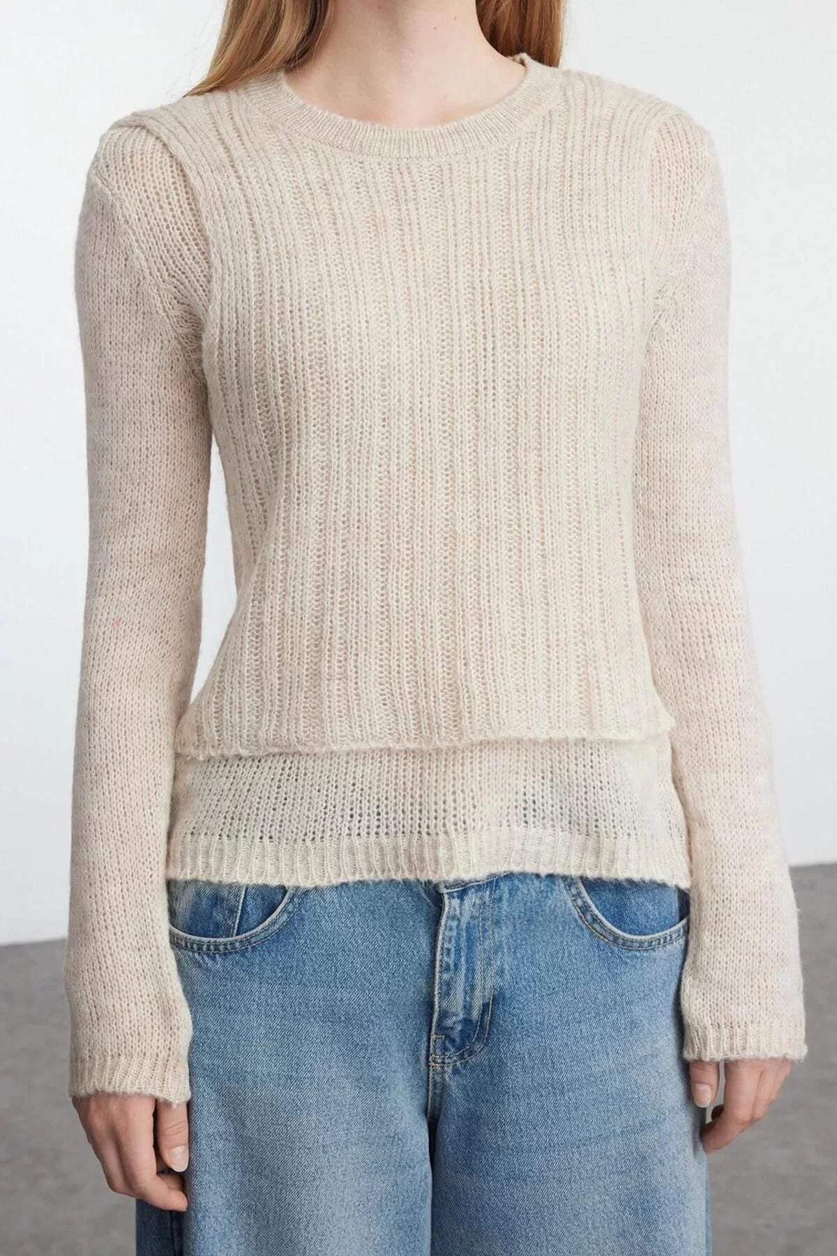 Women Fashion Stylish Crew Neck Regular Sleeve Soft Textured Loose Knitted Sweater