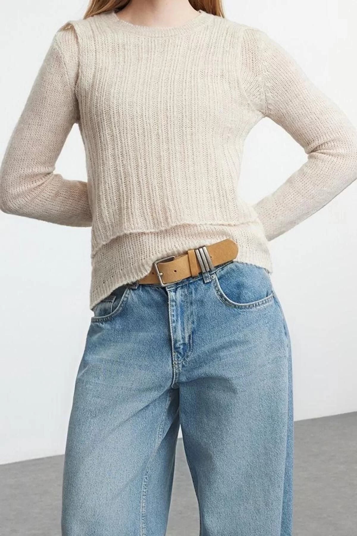 Women Fashion Stylish Crew Neck Regular Sleeve Soft Textured Loose Knitted Sweater