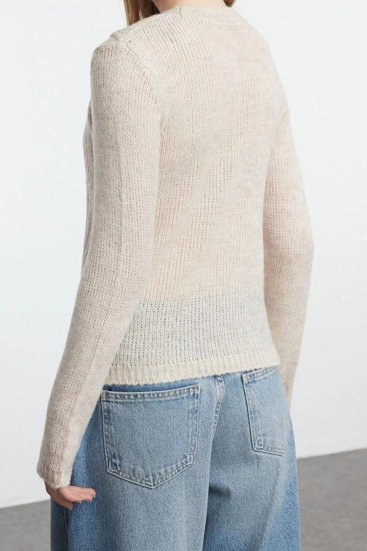 Women Fashion Stylish Crew Neck Regular Sleeve Soft Textured Loose Knitted Sweater