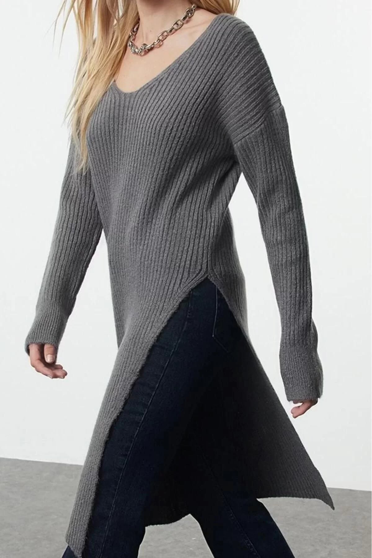 Women's Fashion Stylish V Neck Standard Sleeve Long Slit Detail Tunic Length Soft Textured Knitwear Sweater