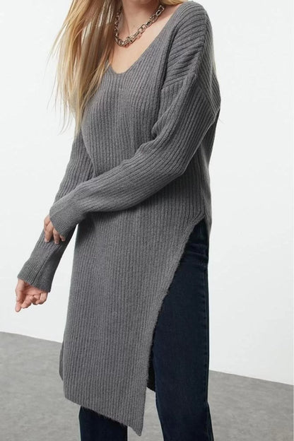 Women's Fashion Stylish V Neck Standard Sleeve Long Slit Detail Tunic Length Soft Textured Knitwear Sweater