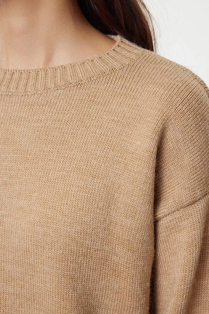 Women's Fashion Stylish Crew Neck Standard Sleeve Regular Wide Pattern Soft Texture Knitwear Sweater