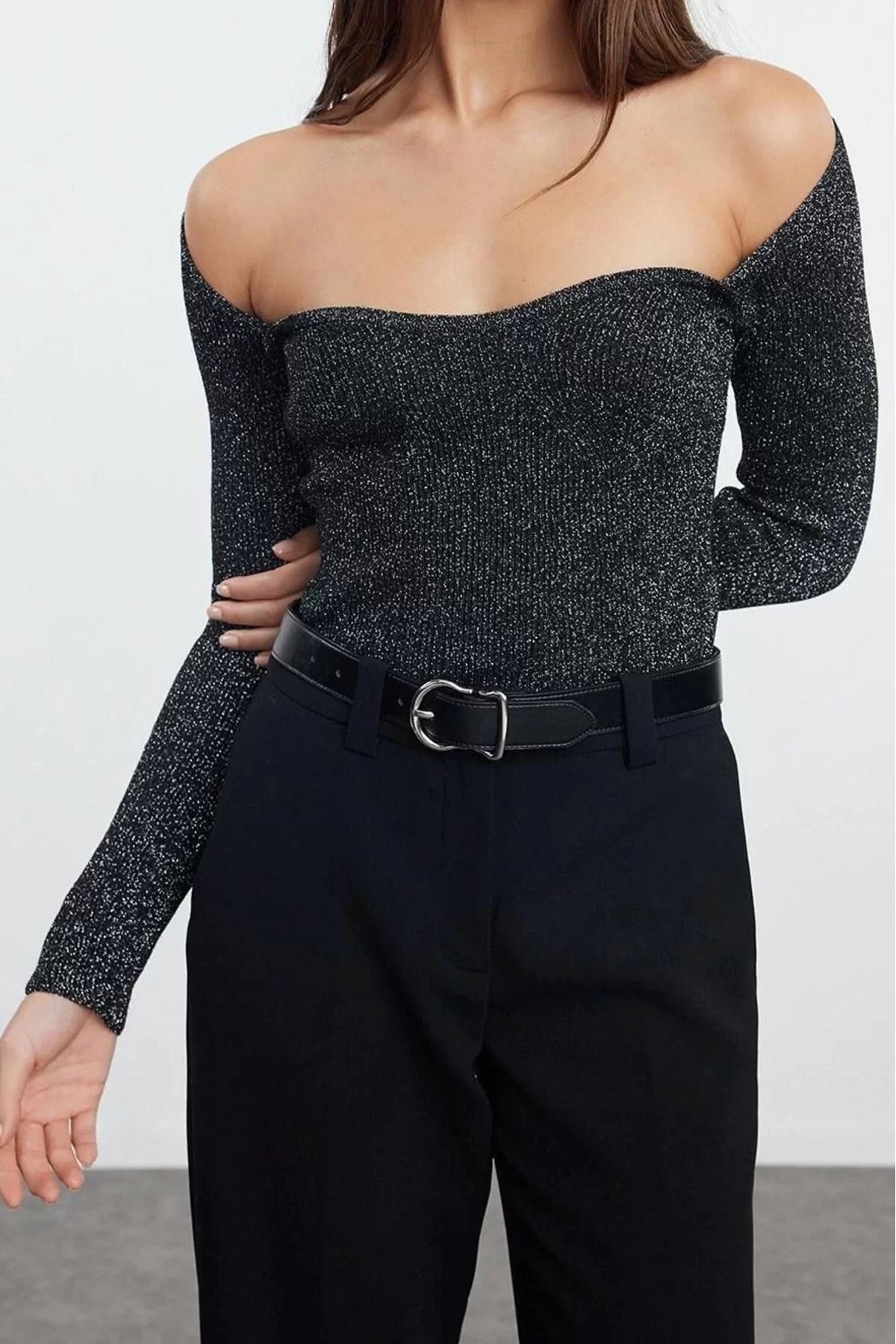 Women Fashion Stylish Heart Neck Standard Sleeve Regular Glittery Yarn Knitwear Sweater