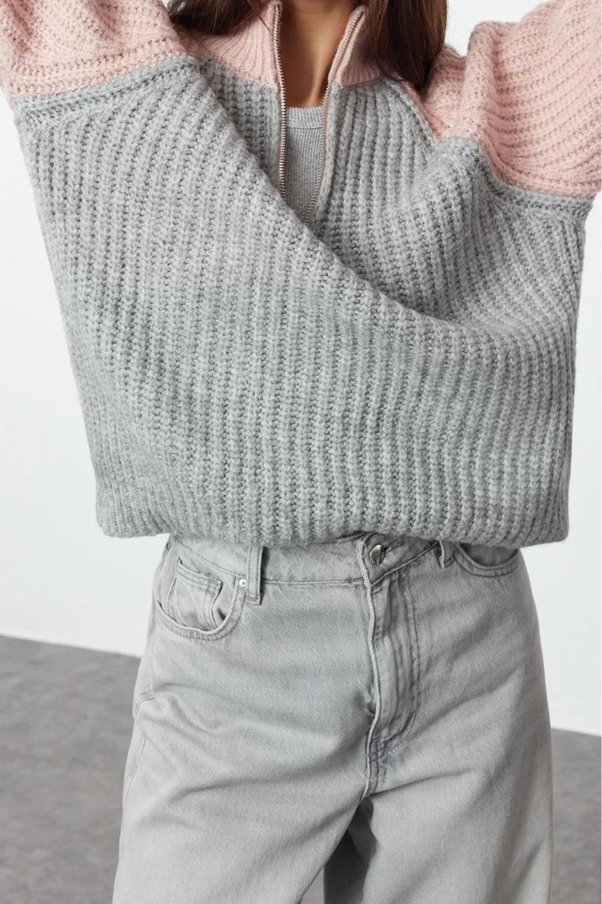 Women Fashion Stylish Stand Collar Standard Sleeve Regular Color Block Zippered Knitwear Sweater