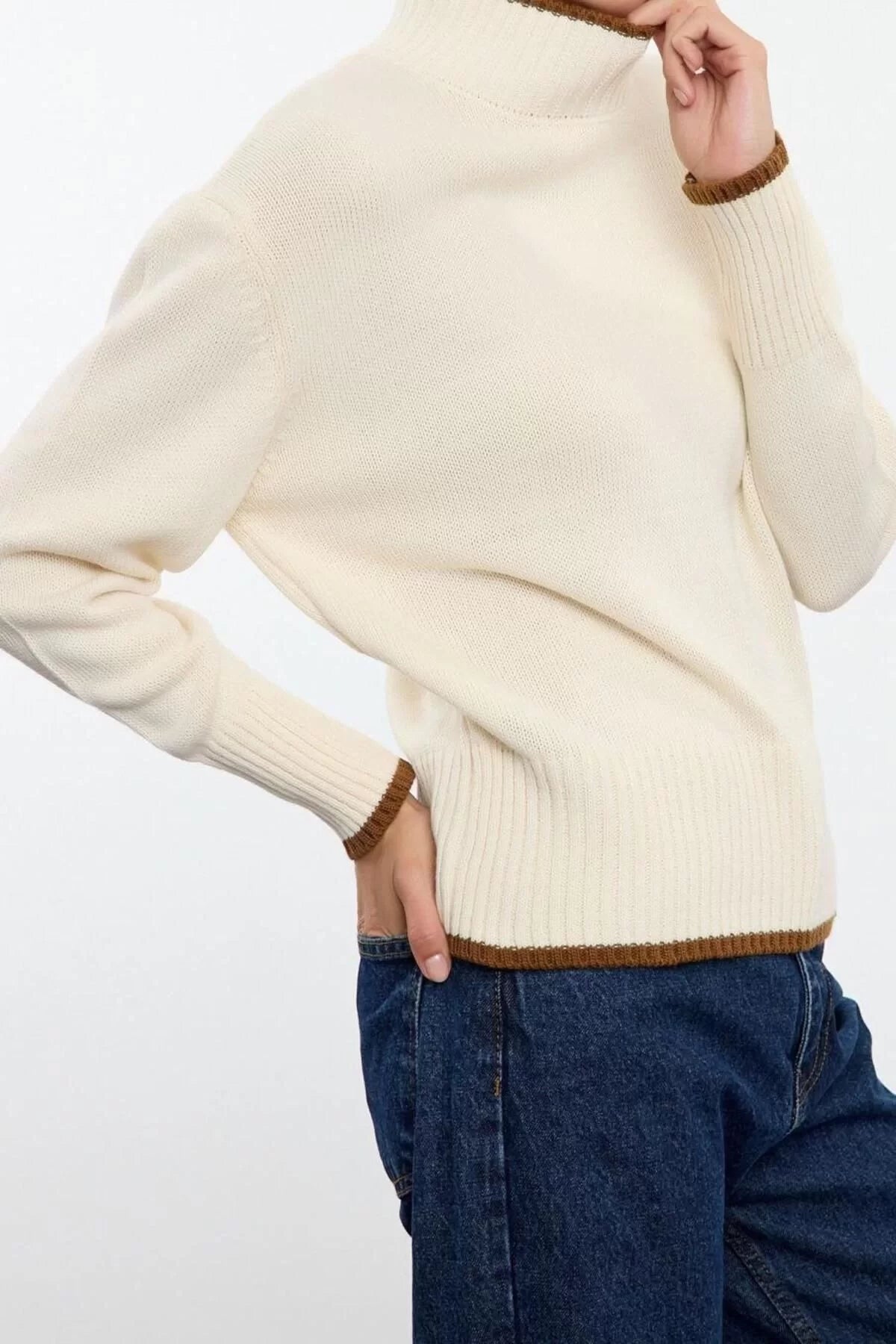 Women's Fashion Stylish Stand Collar Standard Sleeve Regular Wide Cut Basic Color Block Knitwear Sweater