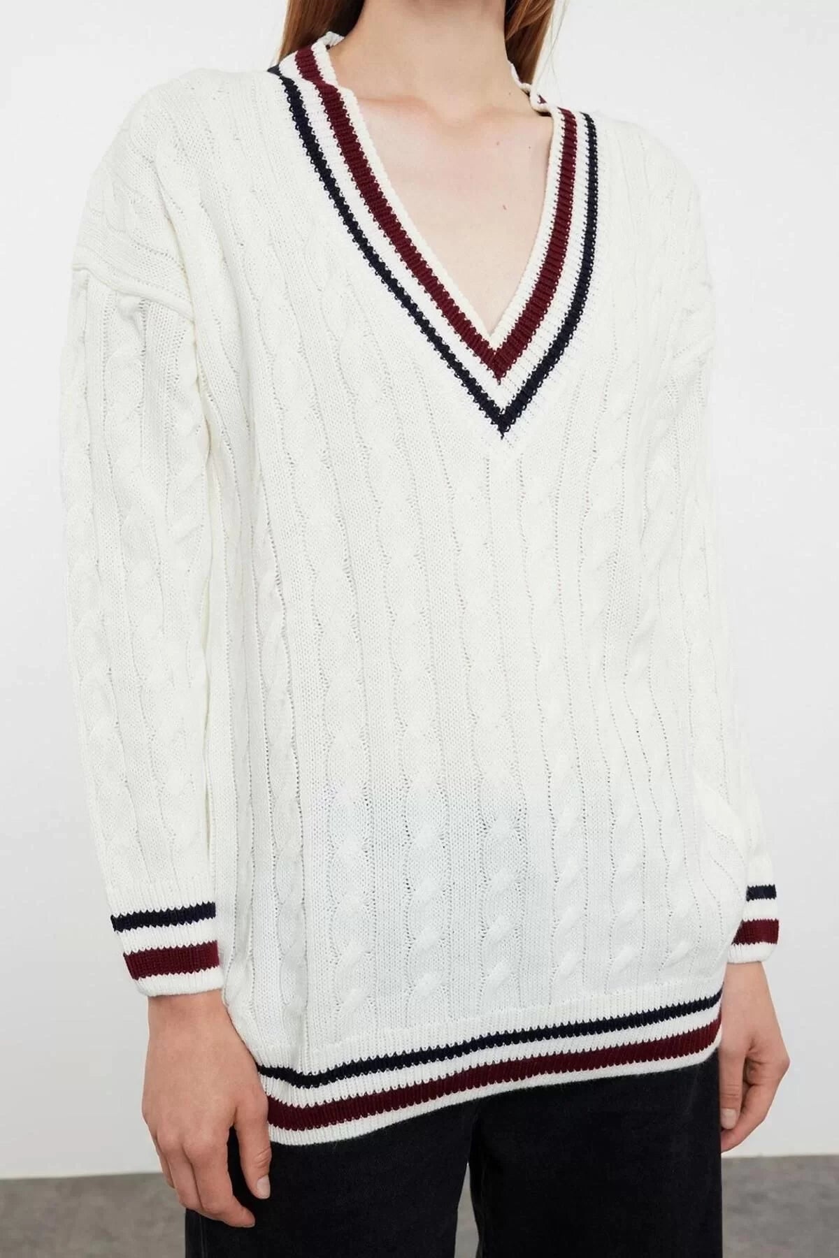 Women Fashion Stylish V Neck Standard Sleeve Regular Knitted Striped Sweater