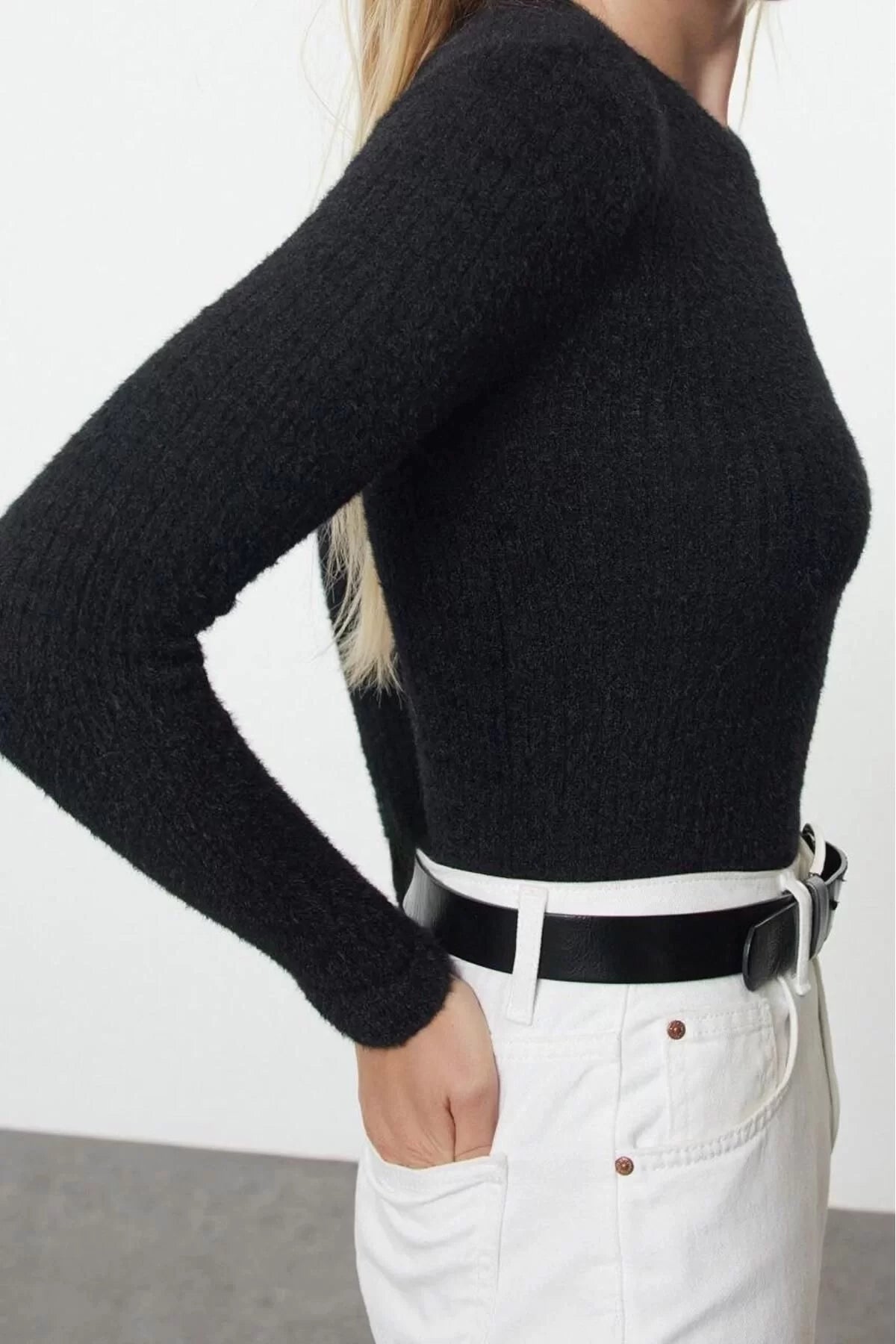 Women Fashion Stylish Crew Neck Standard Sleeve Regular Basic Hairy Knitted Sweater