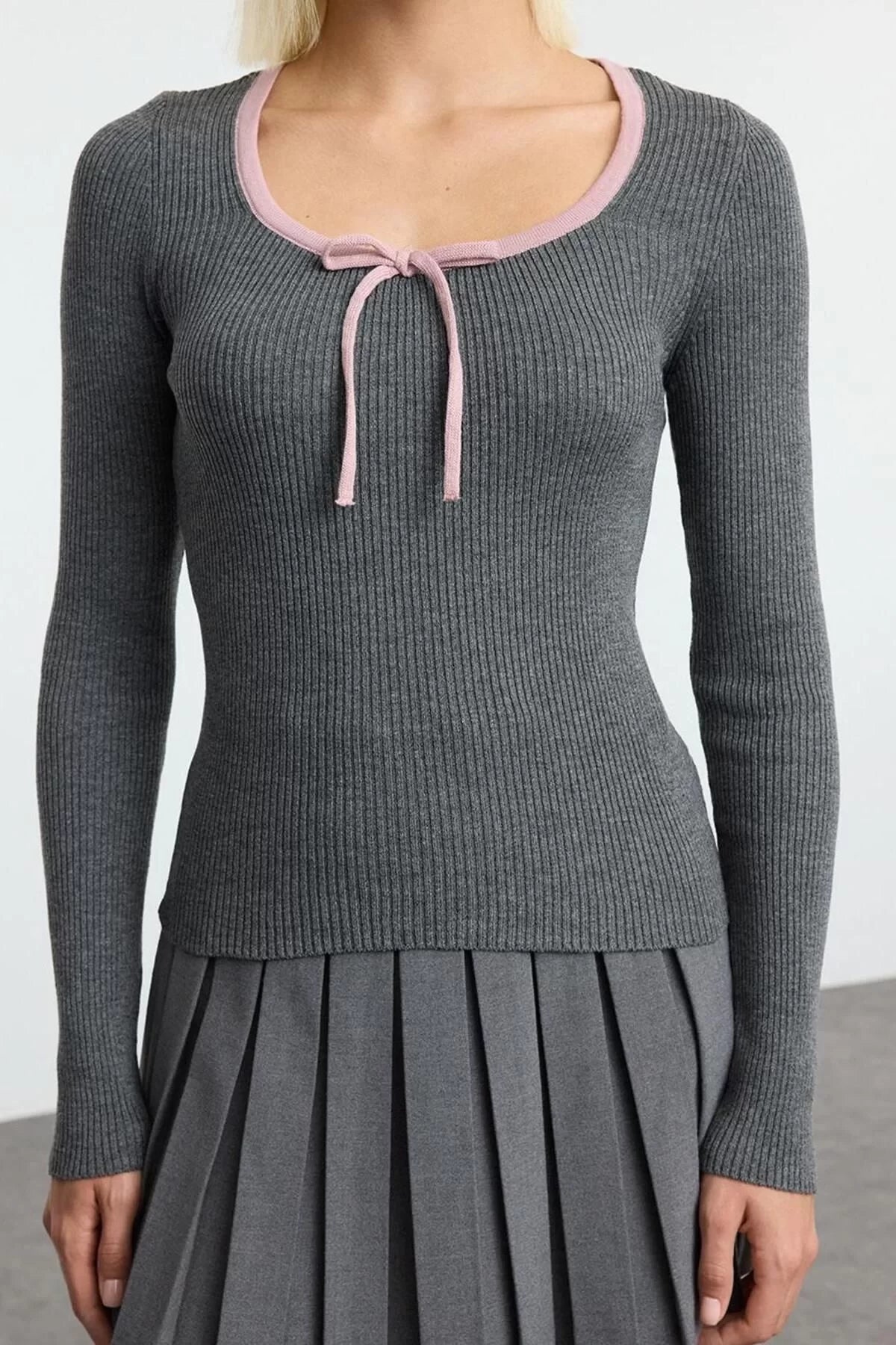 Women's Fashion Stylish Pool Collar Standard Sleeve Regular Special Yarn Ribbon Detailed Knitwear Sweater