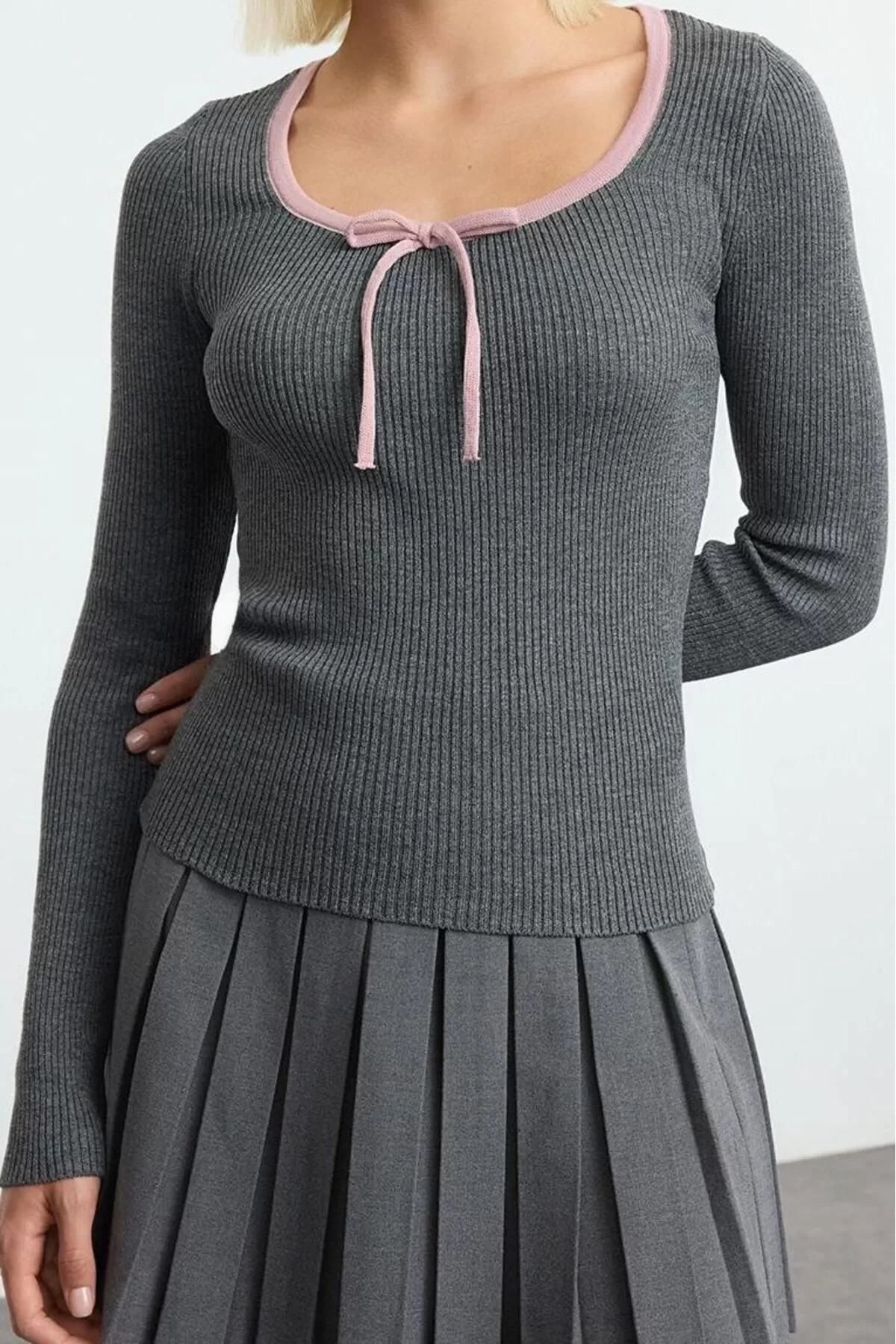 Women's Fashion Stylish Pool Collar Standard Sleeve Regular Special Yarn Ribbon Detailed Knitwear Sweater