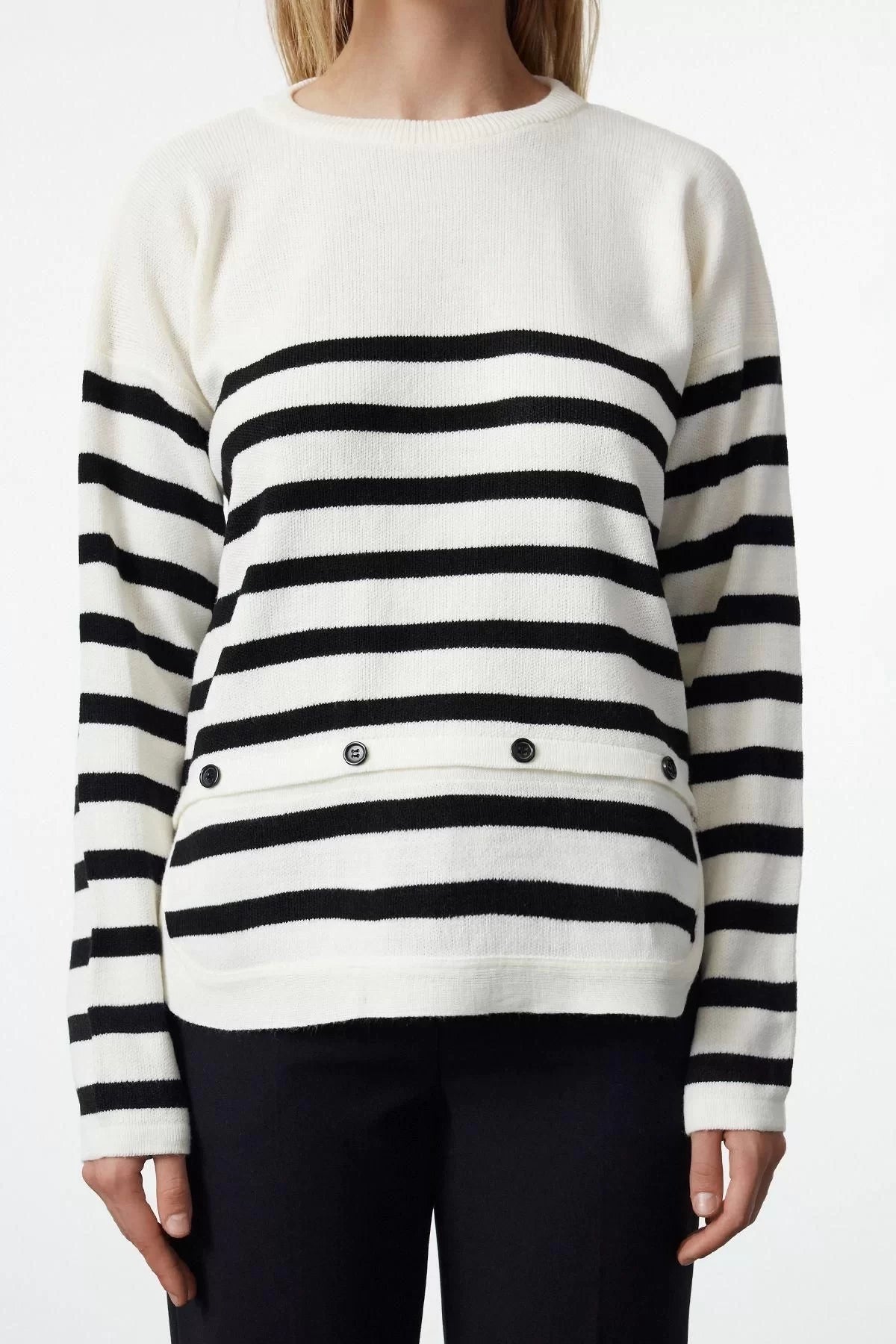 Women Fashion Stylish Crew Neck Standard Sleeve Regular Striped Functional Button Detailed Knitwear Sweater