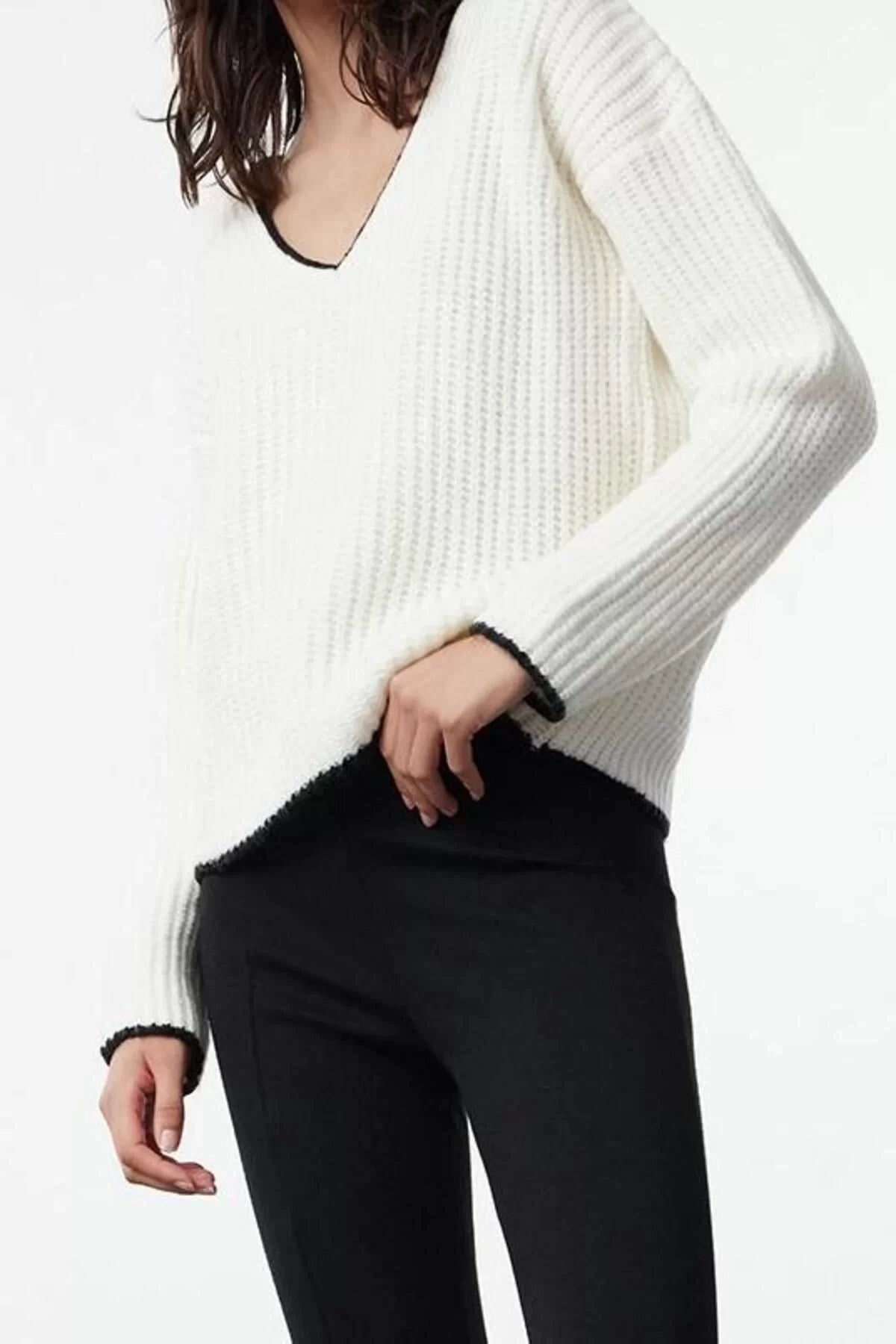 Women's Fashion Stylish V Neck Standard Sleeve Regular Soft Texture Wide Pattern Knitwear Sweater