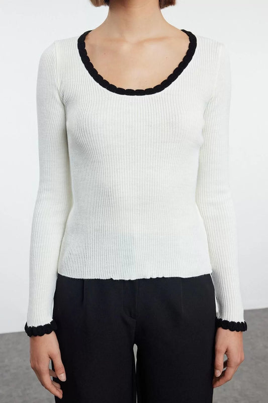 Women Fashion Stylish Square Neck Standard Sleeve Regular Ribbed Color Block Knitwear Sweater