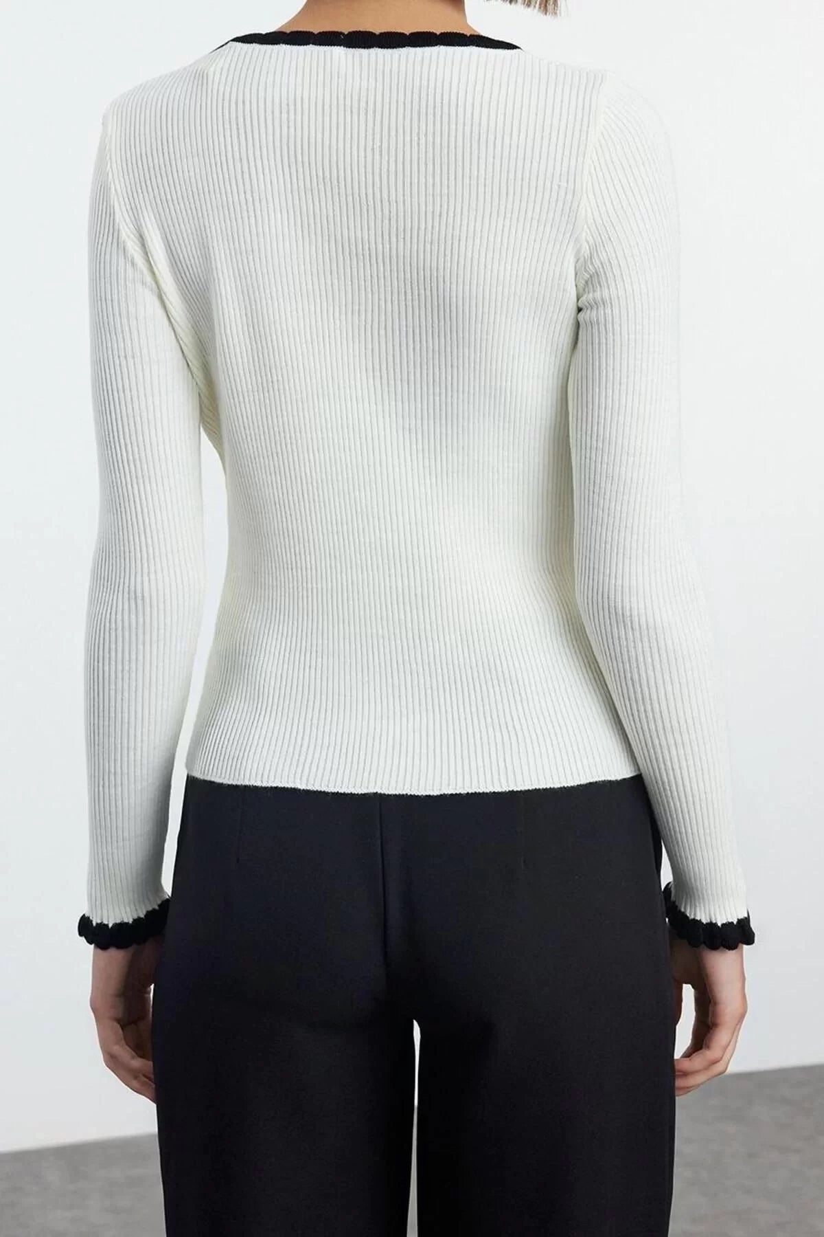 Women Fashion Stylish Square Neck Standard Sleeve Regular Ribbed Color Block Knitwear Sweater