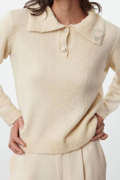 Women's Fashion Stylish Polo Collar Standard Sleeve Regular Soft Textured Bronch Detailed Knitwear Sweater