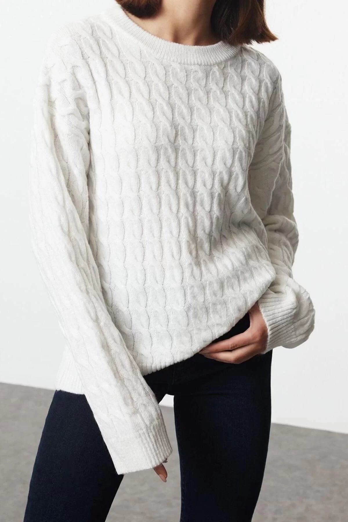 Women Fashion Stylish Crew Neck Standard Sleeve Regular Soft Texture Basic Knitwear Sweater