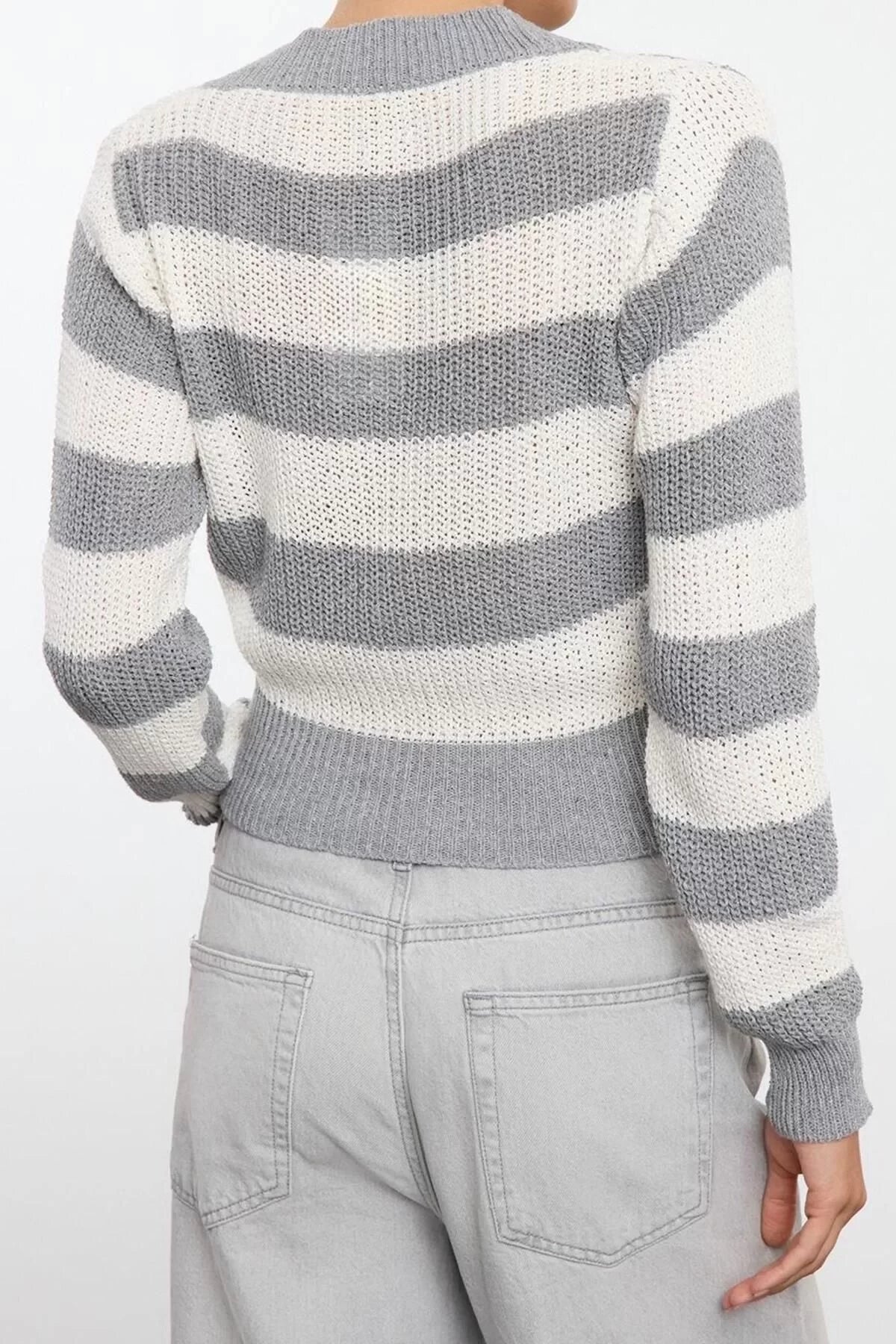 Women Fashion Stylish V Neck Regular Sleeve Regular Crop Striped Knitwear Sweater