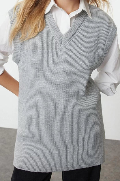 Women Fashion Stylish V Neck Standard Sleeve Regular Knitted Sweater