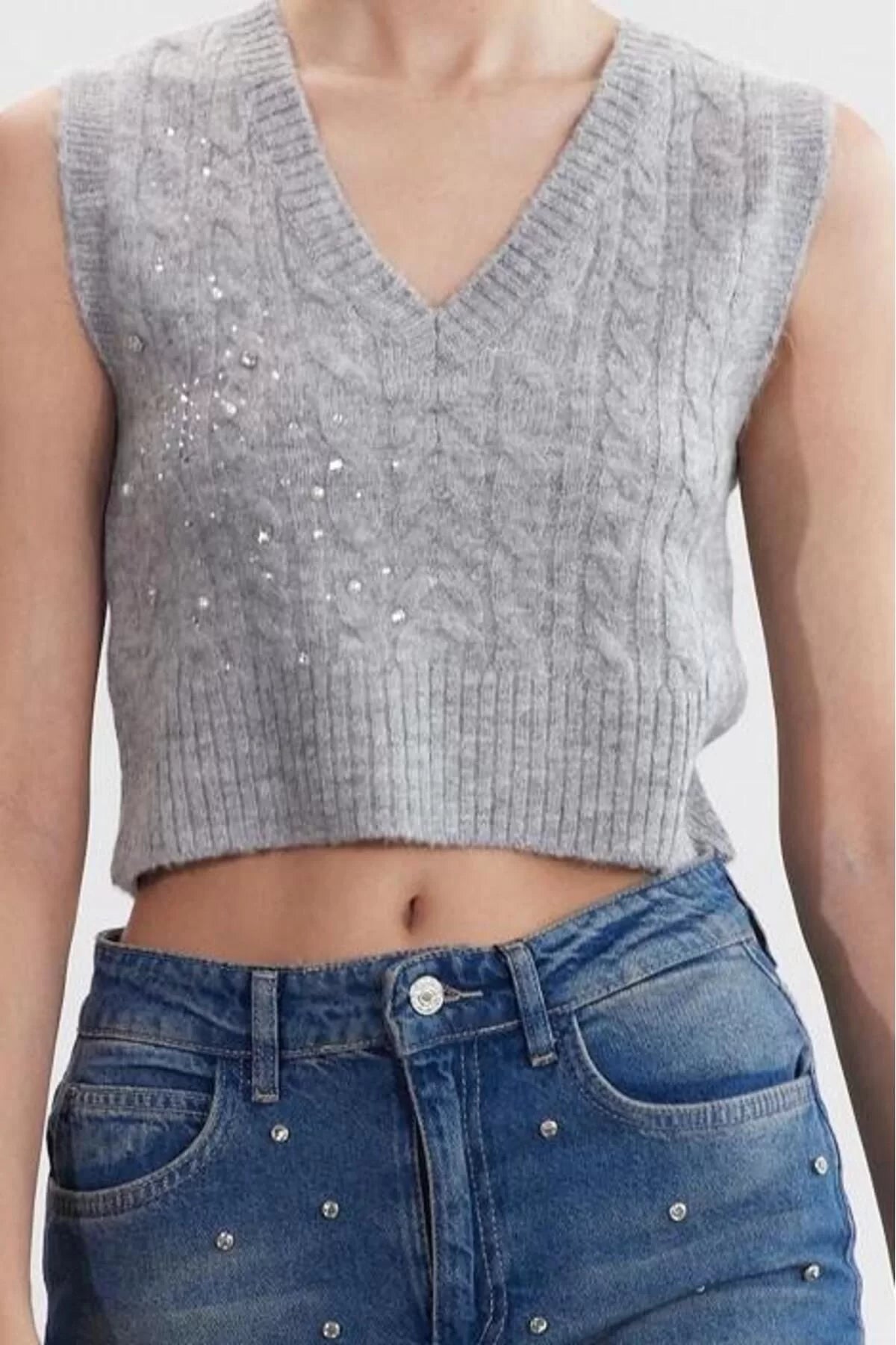 Women's Fashion Stylish V Neck Standard Sleeve Regular Crop Soft Texture Pearl Detailed Hair Knitted Sweater