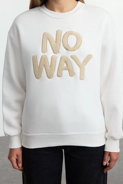 Women's Fashion Regular Crew Neck Low Sleeve Regular Slogan Embroidered Regular Fit Thick Knitted Sweatshirt