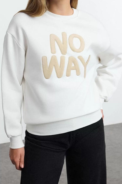 Women's Fashion Regular Crew Neck Low Sleeve Regular Slogan Embroidered Regular Fit Thick Knitted Sweatshirt