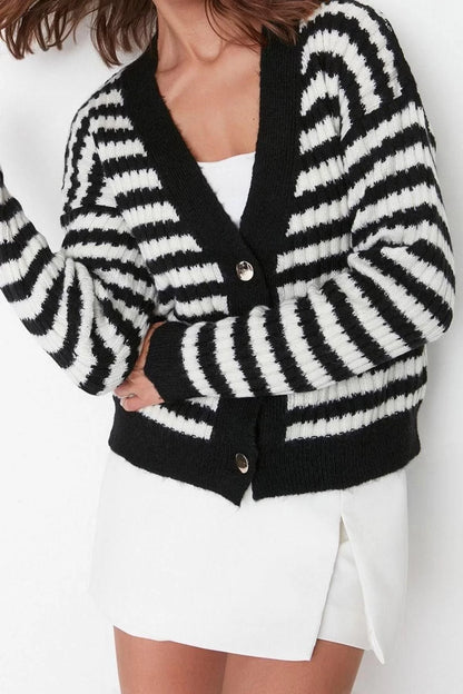 Women Fashion Stylish Regular V Neck Regular Soft Texture Striped Knitwear Cardigan