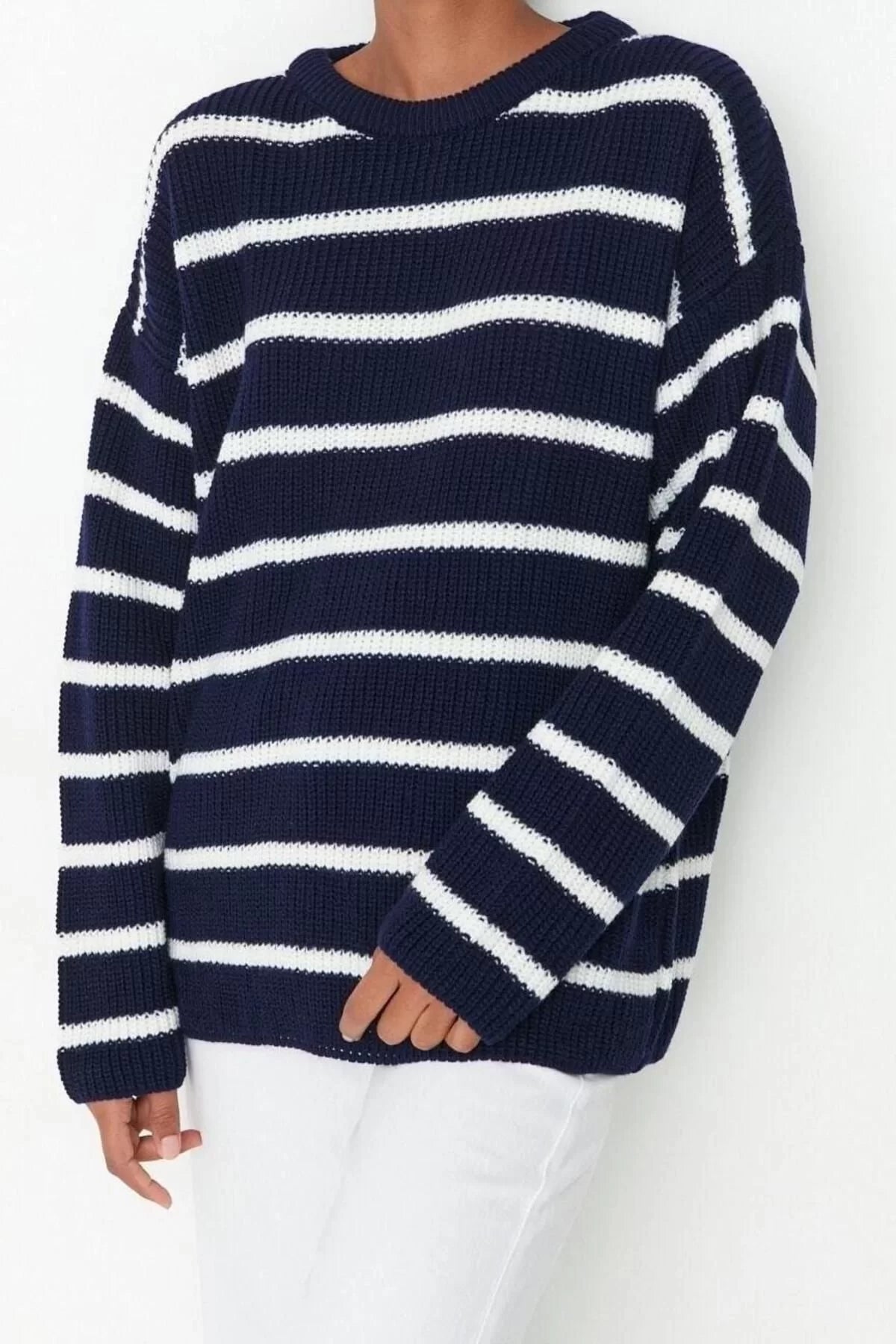 Women Fashion Stylish Crew Neck Standard Sleeve Regular Wide Fit Striped Knitwear Sweater