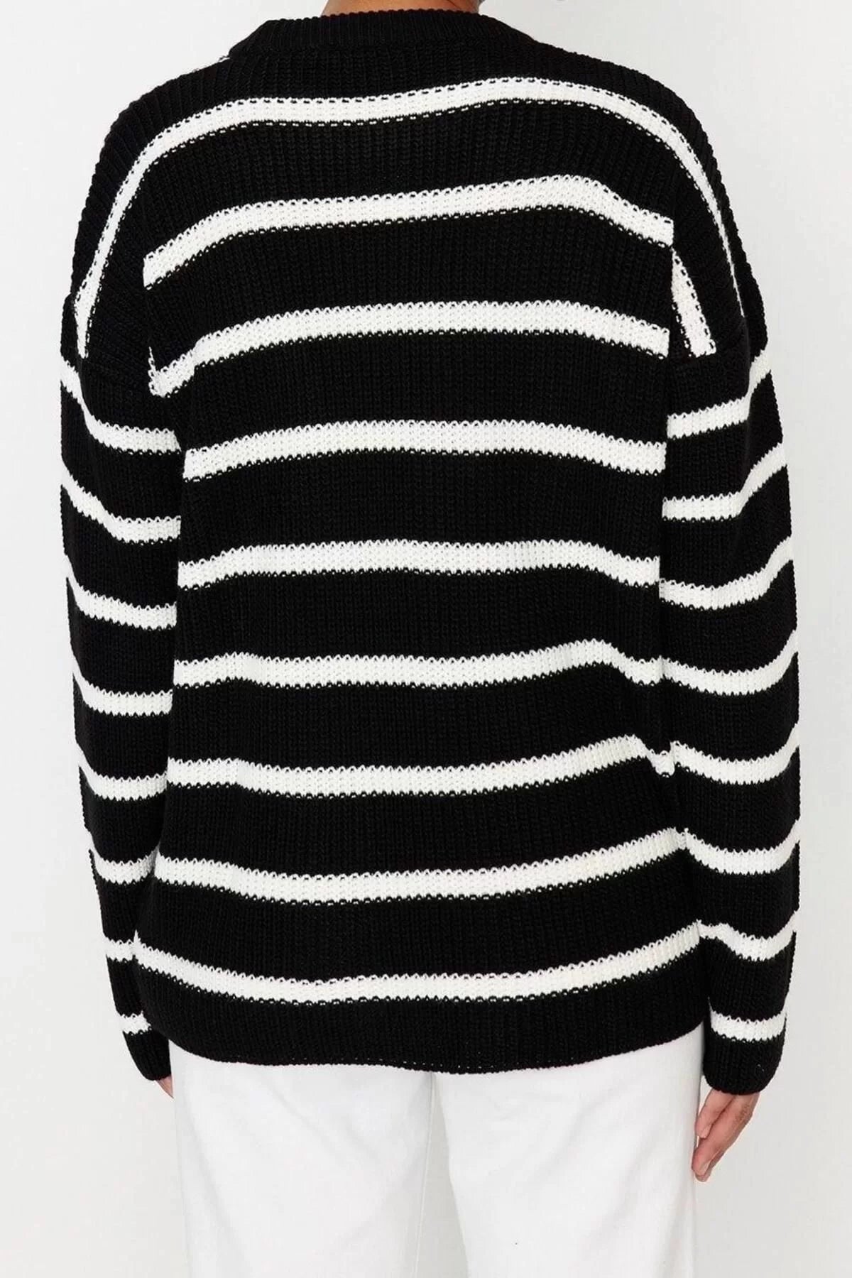 Women Fashion Stylish Crew Neck Standard Sleeve Regular Wide Fit Striped Knitwear Sweater