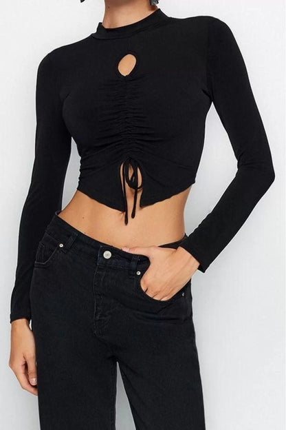 Style Women Window Cut Out Detailed Blouse Crop Knitted Fitted Pattern