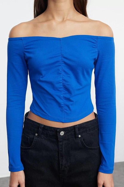 Style Women's Short Fitted Blouse Crop Knitted Slim Pattern with Drape Detail