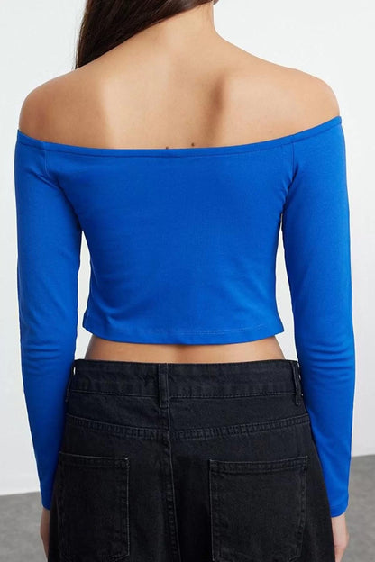 Style Women's Short Fitted Blouse Crop Knitted Slim Pattern with Drape Detail