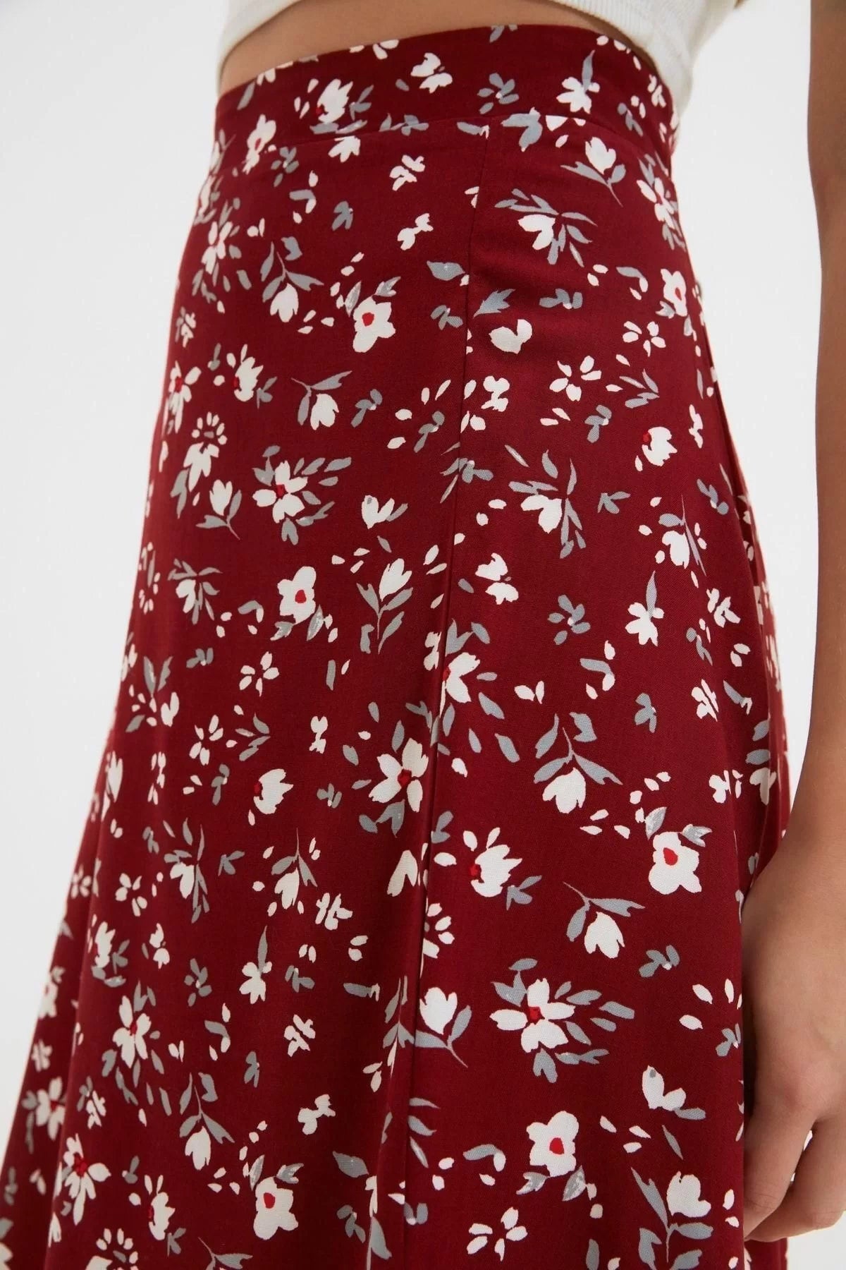 Fashion A-line Floral Pattern Casual Midi Length Slit Detail Viscose Fabric Midi Woven Skirt