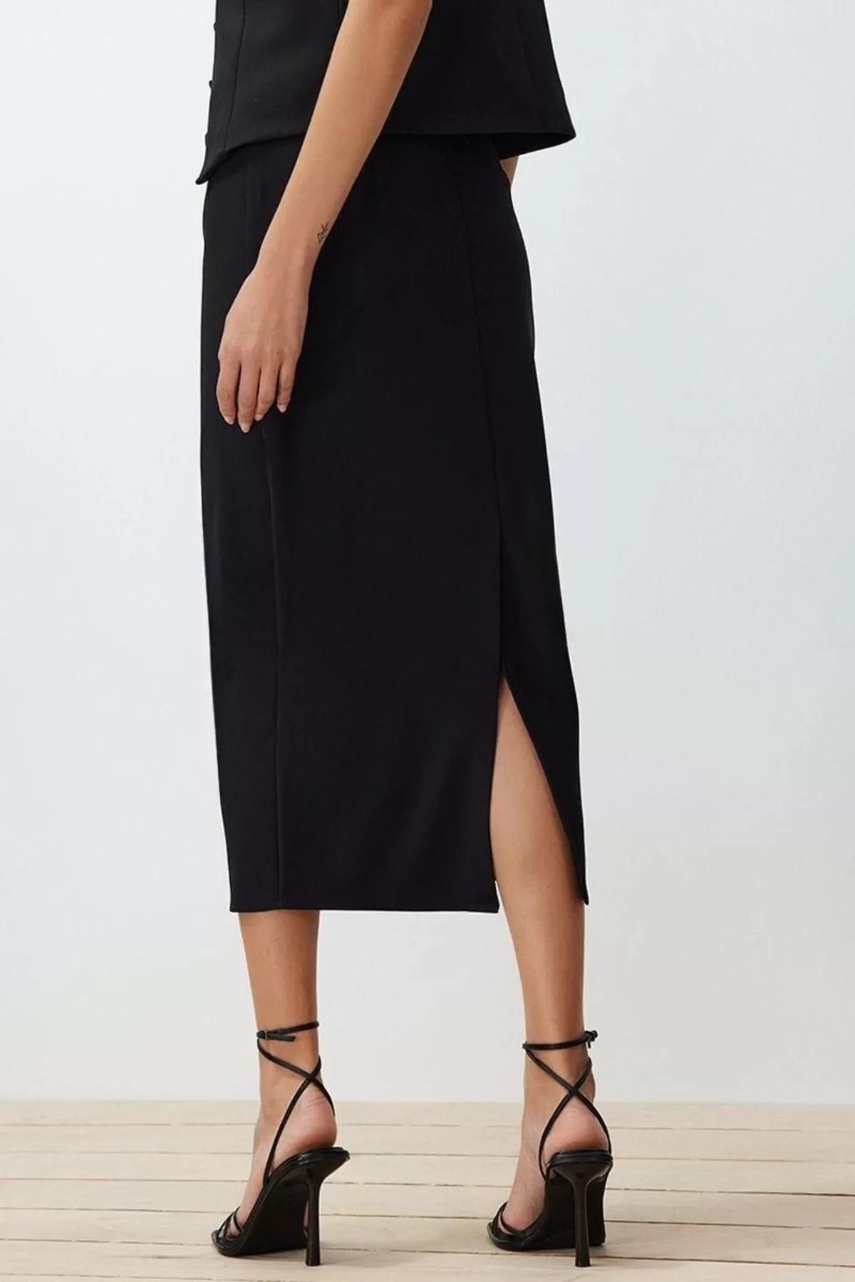 Fashion Pencil Plain Pattern Casual Midi Length Waist Detailed Pencil Straight Cut Midi Length Woven Skirt