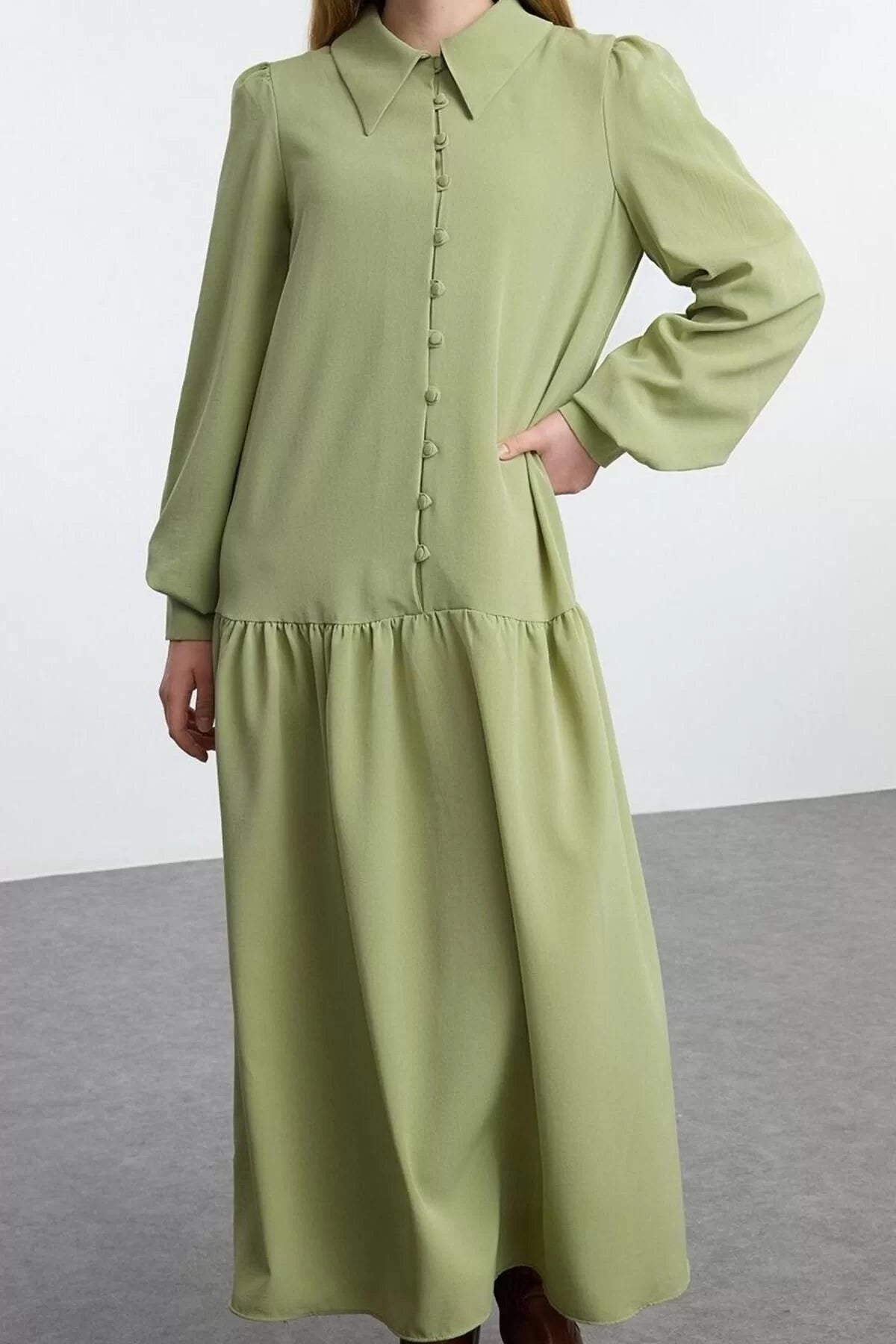 Fashion Style Relaxed Shirt Collar Maxi Length Hijab Skirt Ruffle Coated Button Detailed Woven Dress