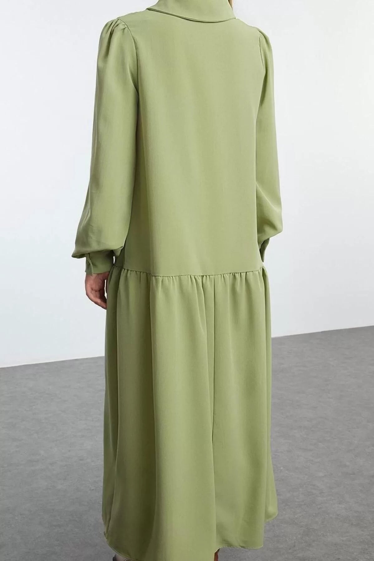 Fashion Style Relaxed Shirt Collar Maxi Length Hijab Skirt Ruffle Coated Button Detailed Woven Dress