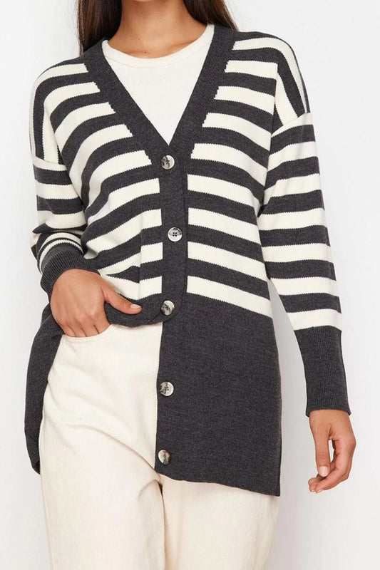 Women's Modern Style Casual Long V Neck Striped Sleeve Regular Knitwear Cardigan