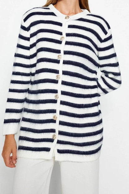 Women's Modern Style Casual Long Crew Neck Striped Sleeve Regular Knitwear Cardigan